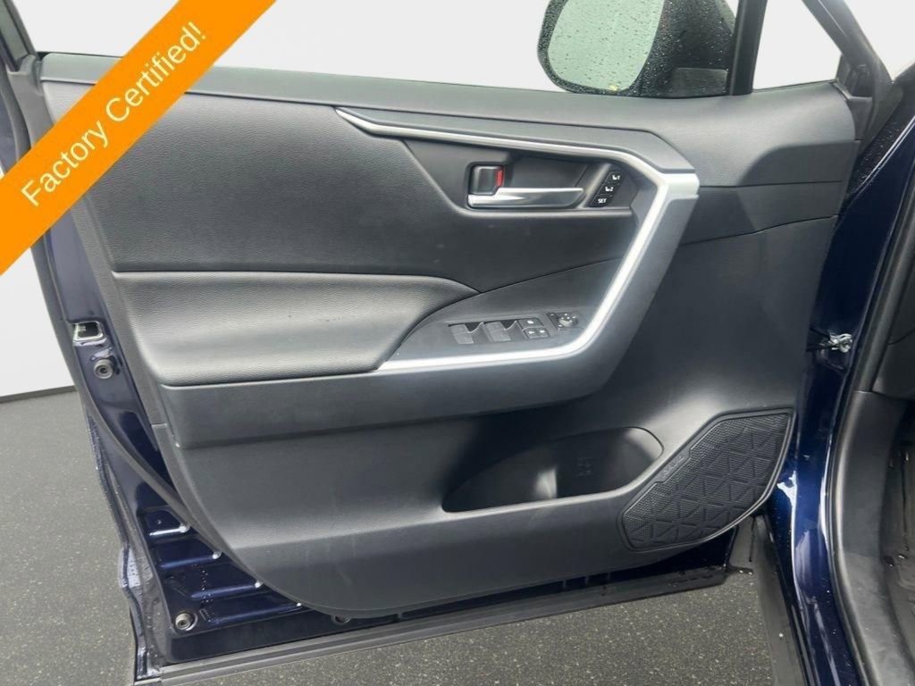 Certified 2025 Toyota RAV4 XLE Premium image 9