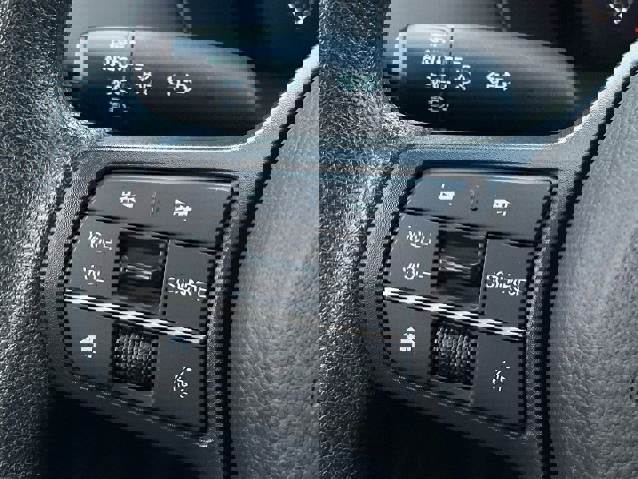 Used 2025 Honda HR-V LX image 23