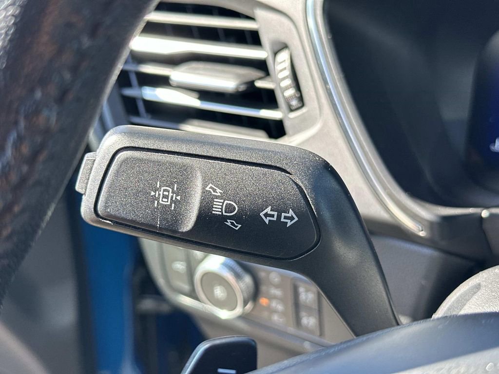 Used 2020 Ford Escape Titanium image 21