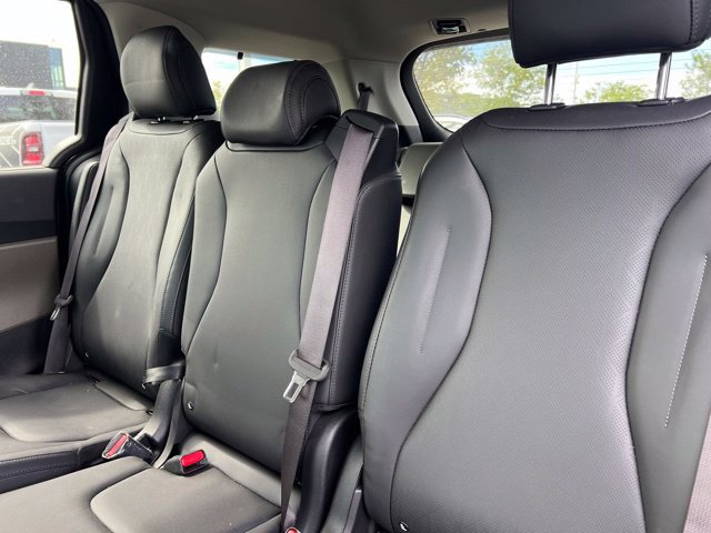 Certified 2025 Kia Carnival EX FWD image 37