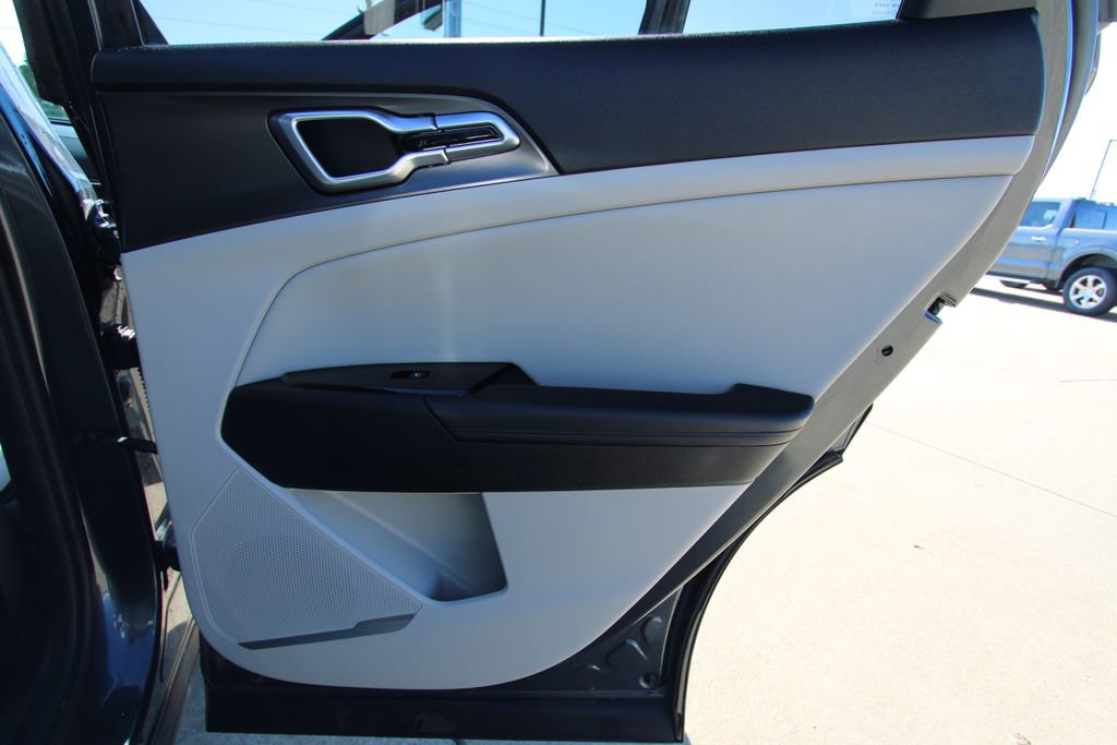 Used 2024 Kia Sportage EX image 40