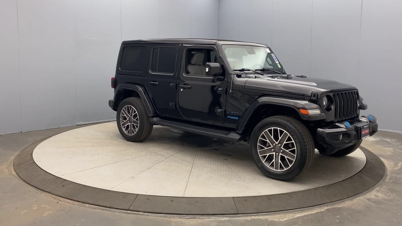 Used 2022 Jeep Wrangler Unlimited Sahara AWD/4WD image 7
