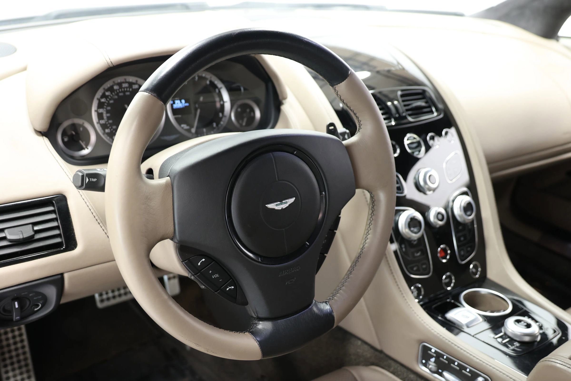 Used 2017 Aston Martin Rapide S image 17