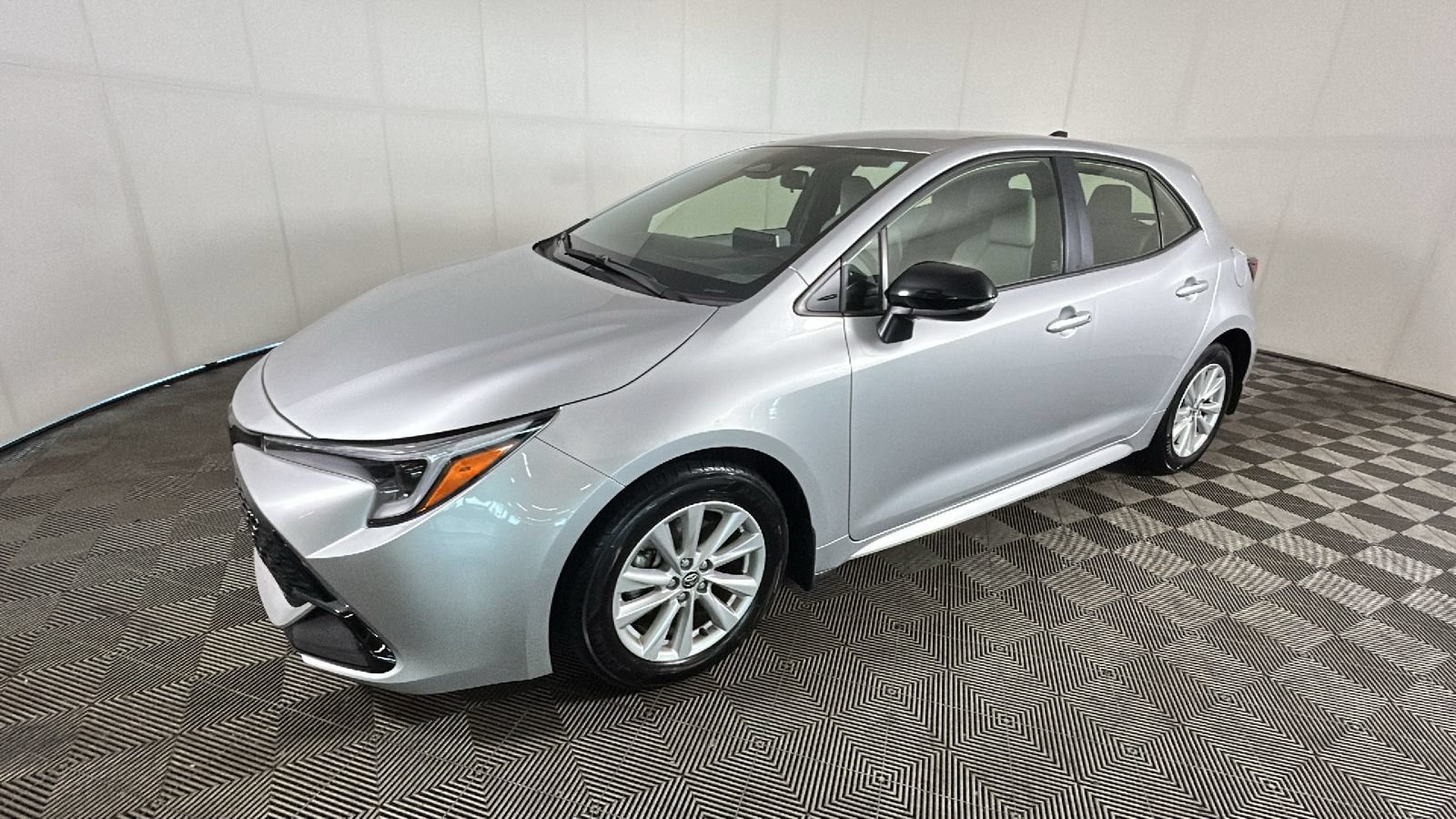 Used 2026 Toyota Corolla SE FWD image 8