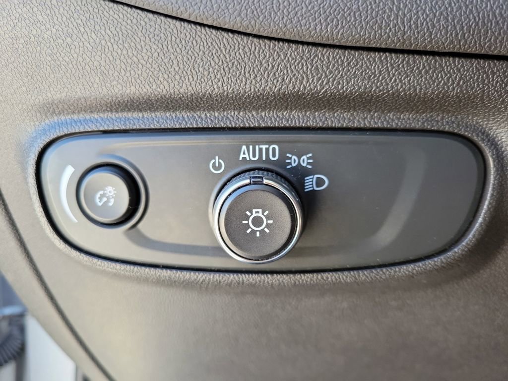 Used 2024 Chevrolet Equinox LS w/ LS Convenience Package AWD/4WD image 19