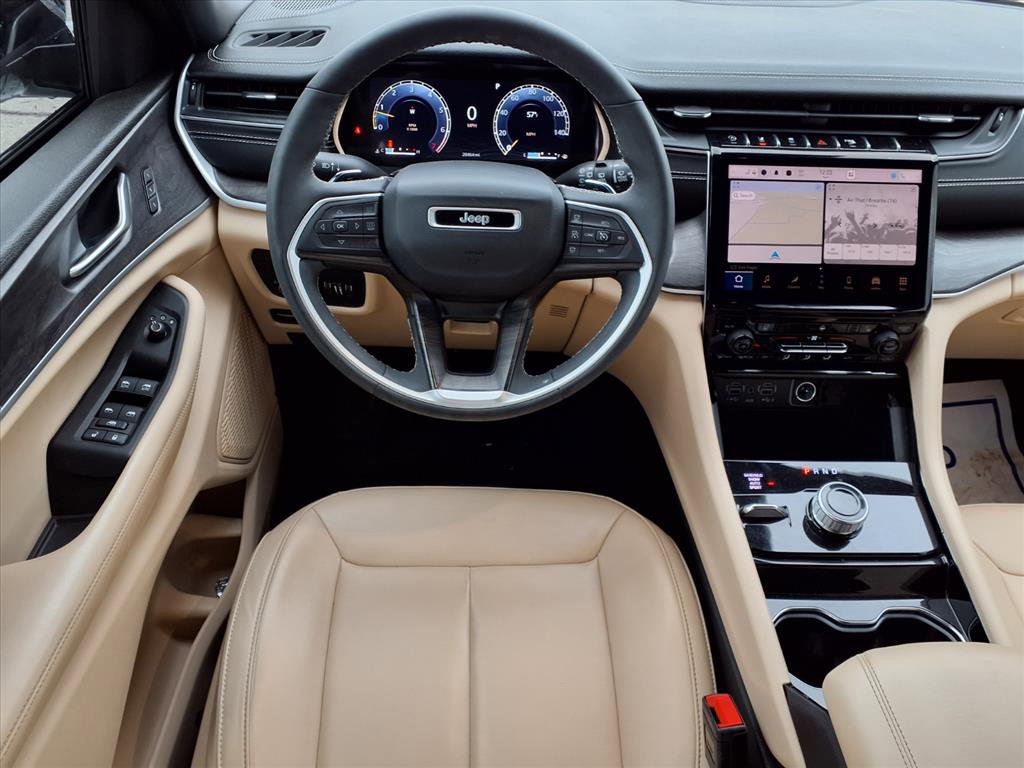 Used 2023 Jeep Grand Cherokee L Limited image 3