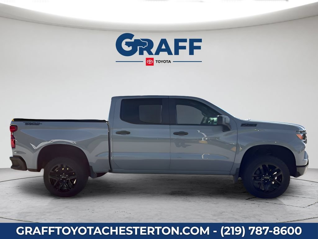 Used 2025 Chevrolet Silverado 1500 Custom Trail Boss w/ Dark Appearance Package AWD/4WD image 5