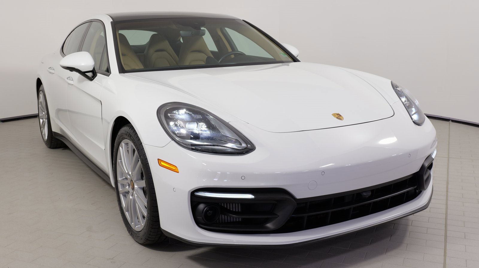 Used 2021 Porsche Panamera 4 image 6