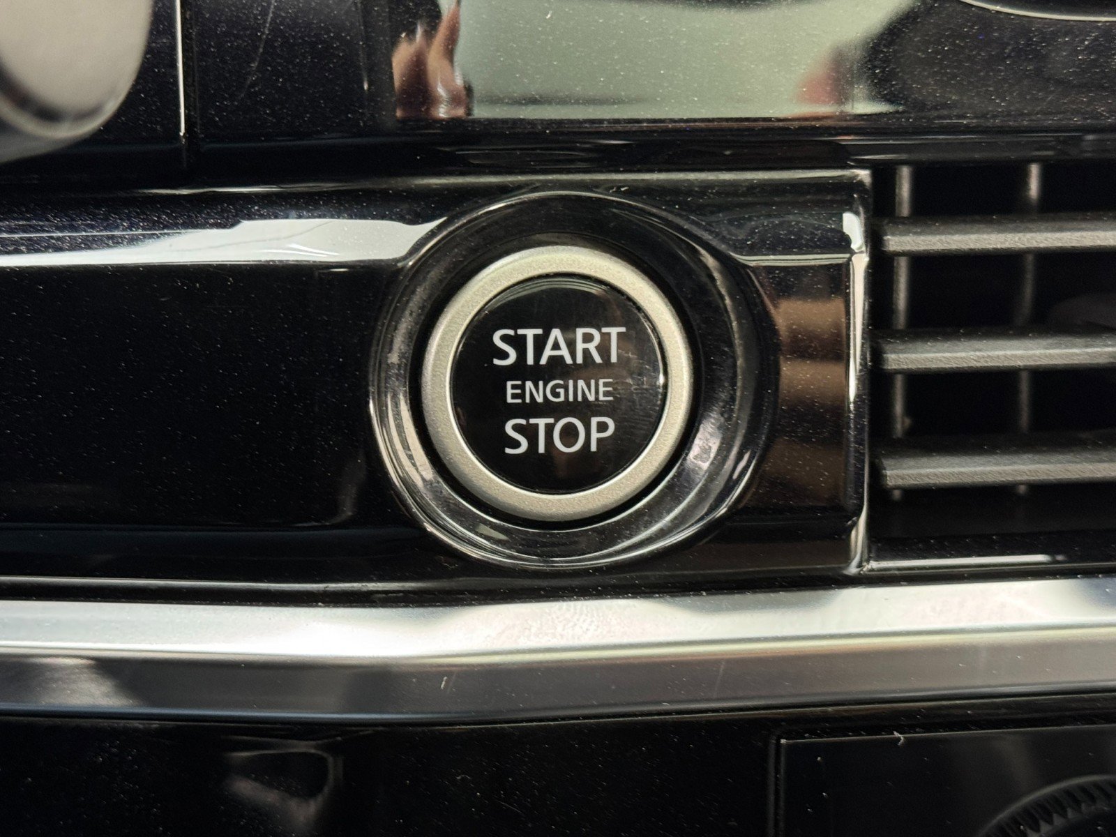 Used 2023 Nissan Pathfinder SL w/ SL Premium Package image 22