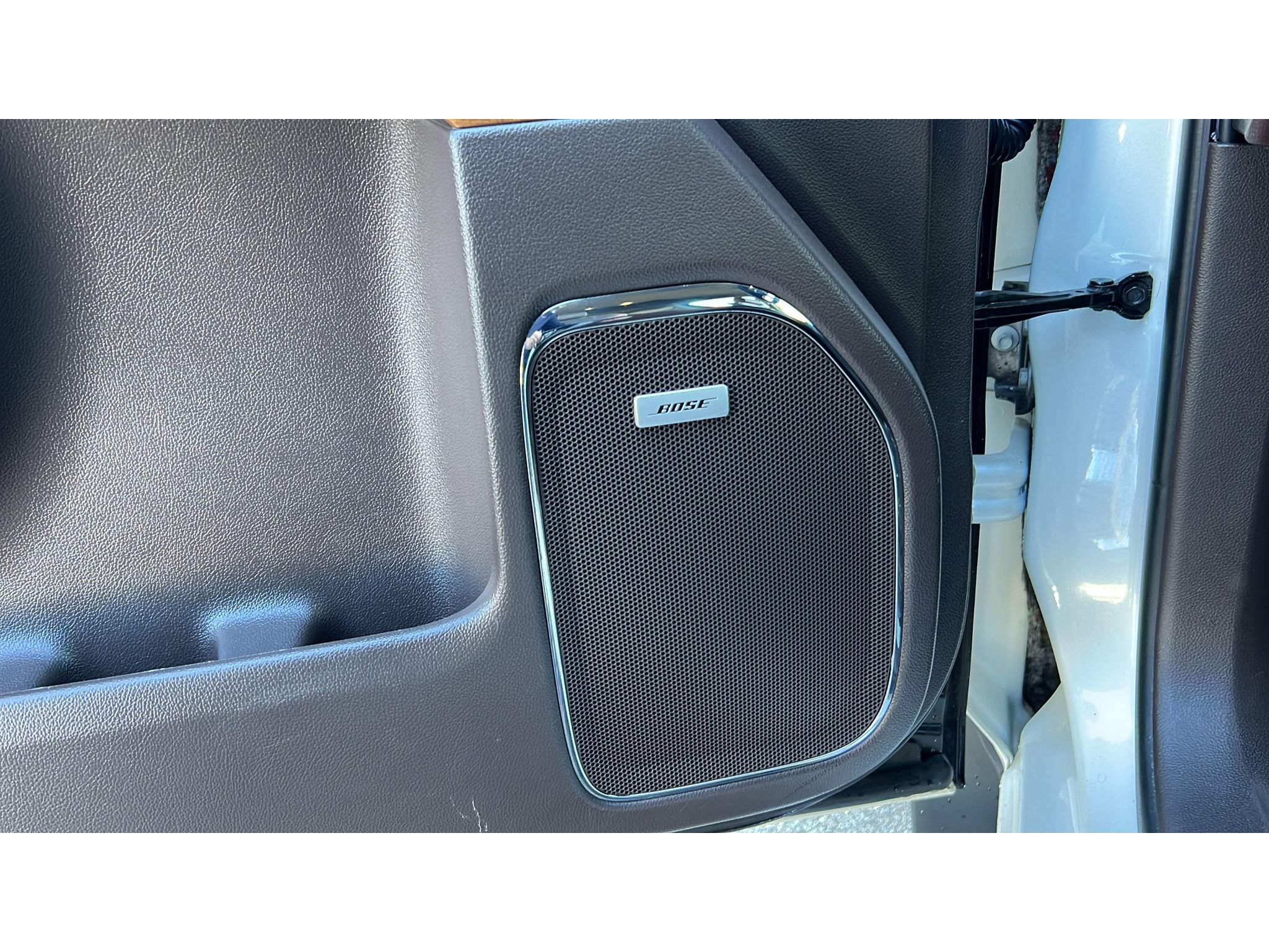 Used 2015 Chevrolet Silverado 1500 High Country w/ High Country Premium Package AWD/4WD image 27