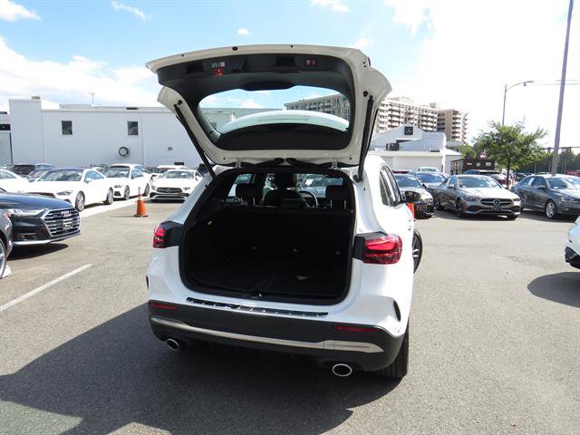 Used 2025 Mercedes-Benz GLA 35 AMG 4MATIC image 33