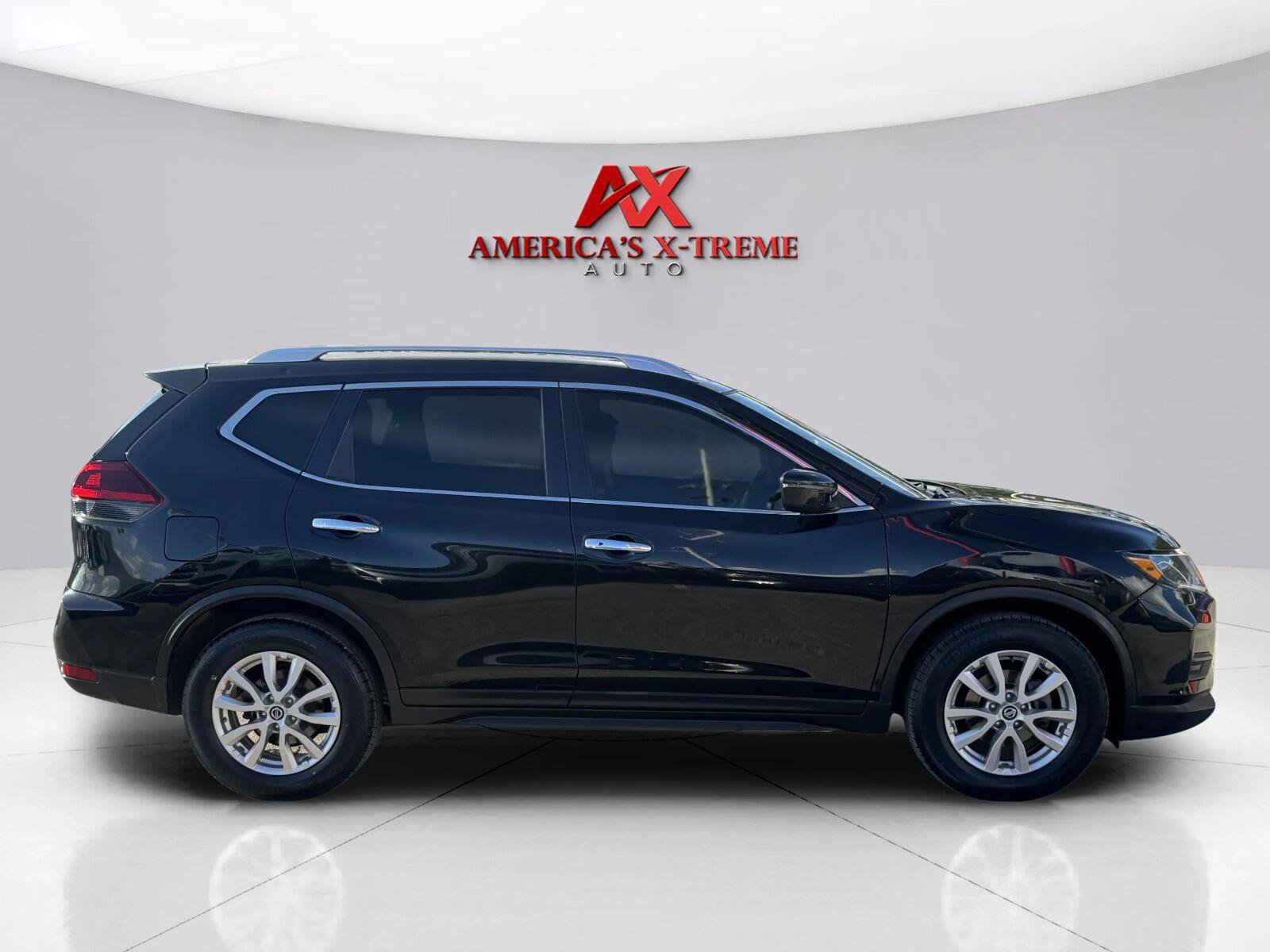 Used 2019 Nissan Rogue SV FWD image 6