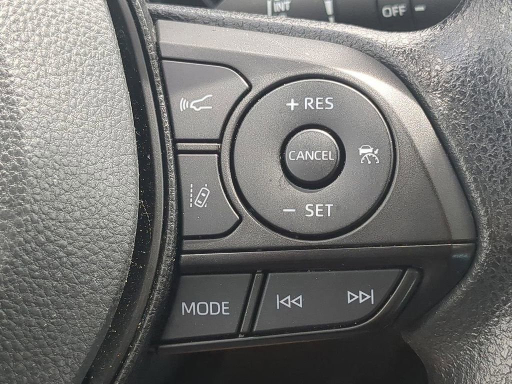 Used 2023 Toyota RAV4 XLE w/ Convenience Package image 23