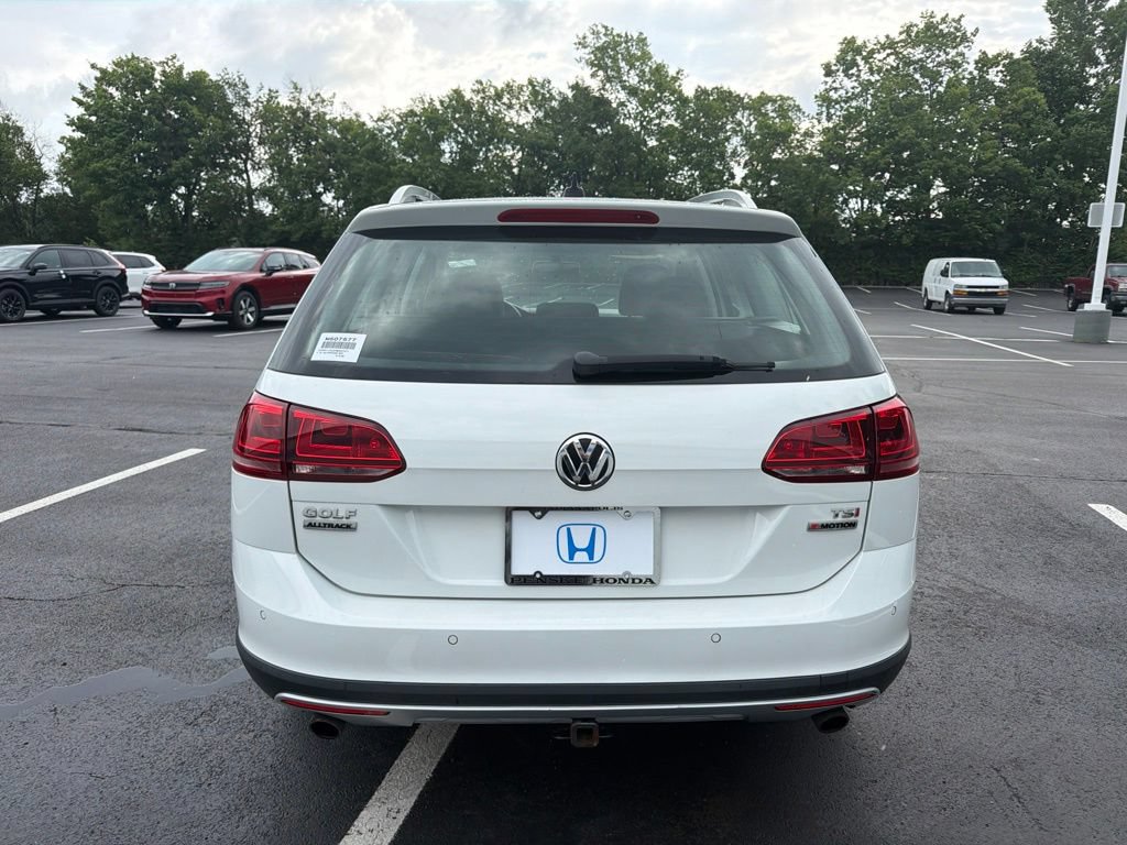 Used 2017 Volkswagen Golf Alltrack S AWD/4WD image 4