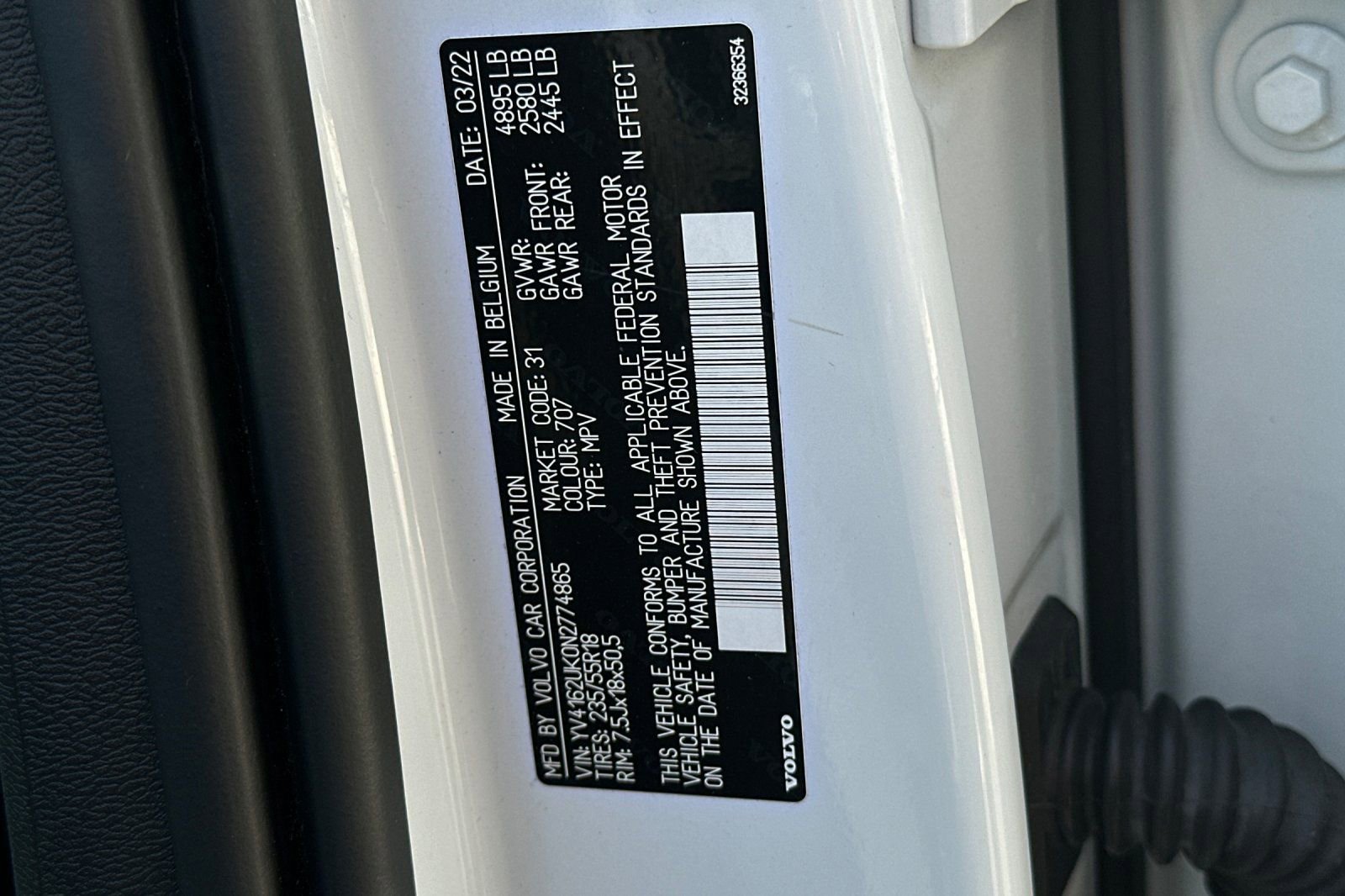 Used 2022 Volvo XC40 T5 Momentum image 28