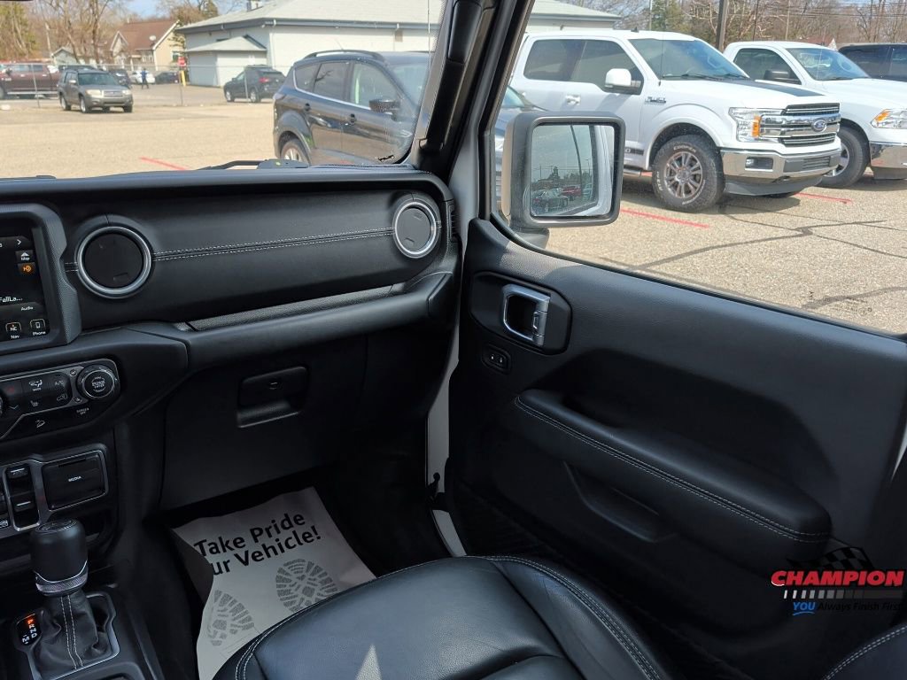 Used 2018 Jeep Wrangler Unlimited Sahara image 26