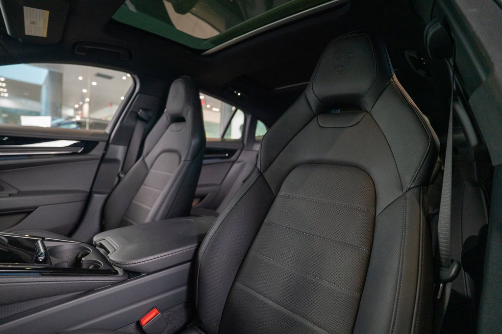 New 2025 Porsche Panamera 4 image 5