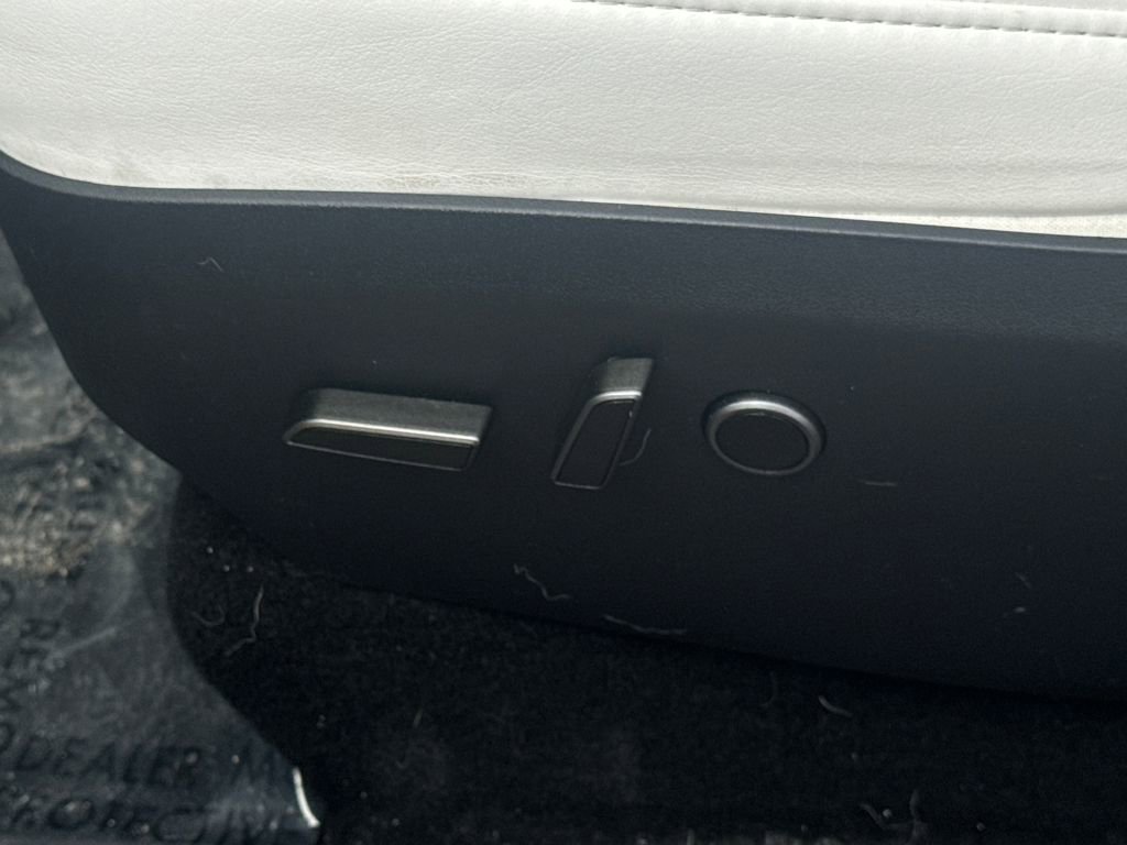 Used 2024 Tesla Model Y Performance image 45