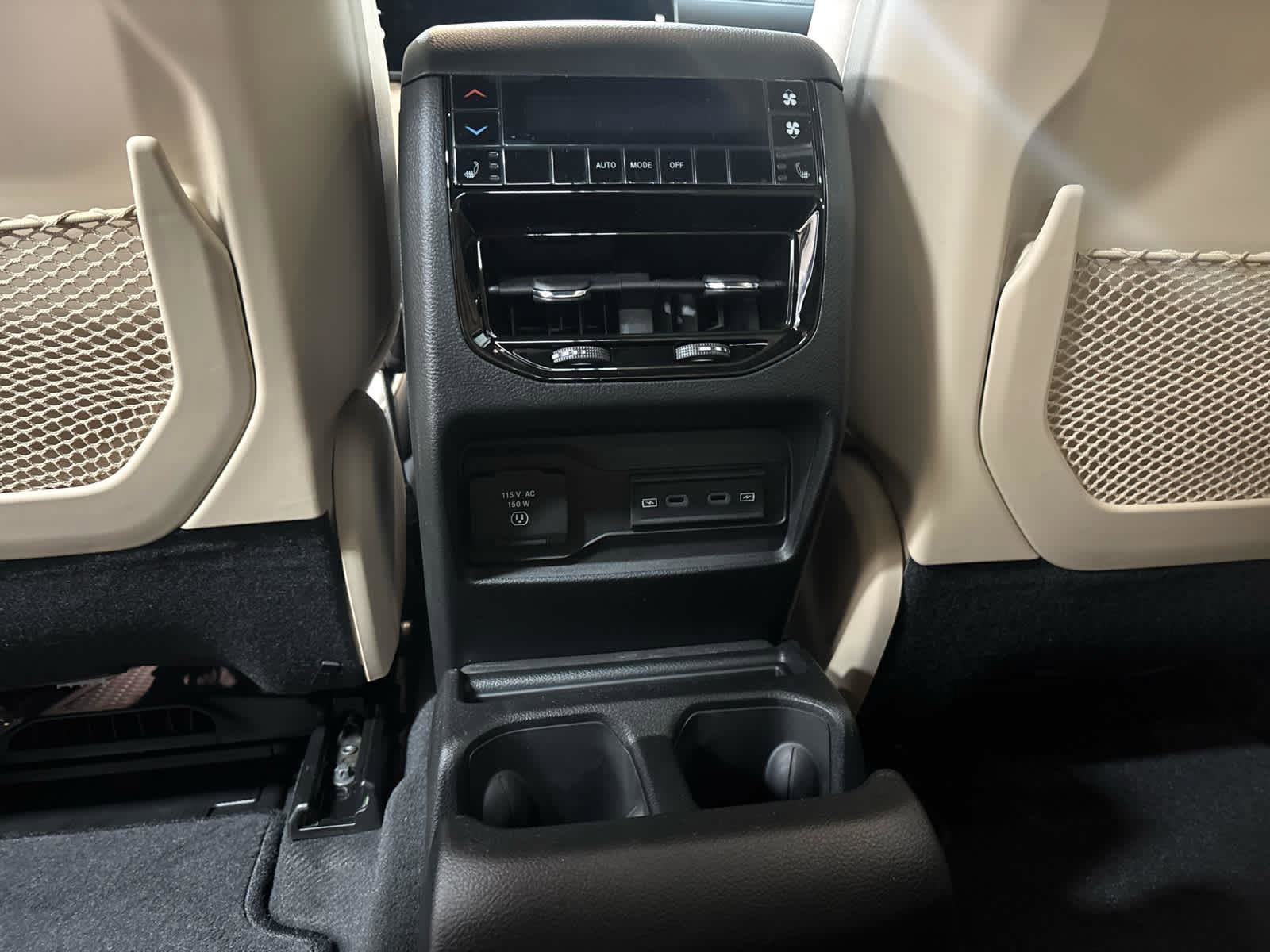 New 2026 Jeep Grand Cherokee L Limited w/ Luxury Tech Group II image 15