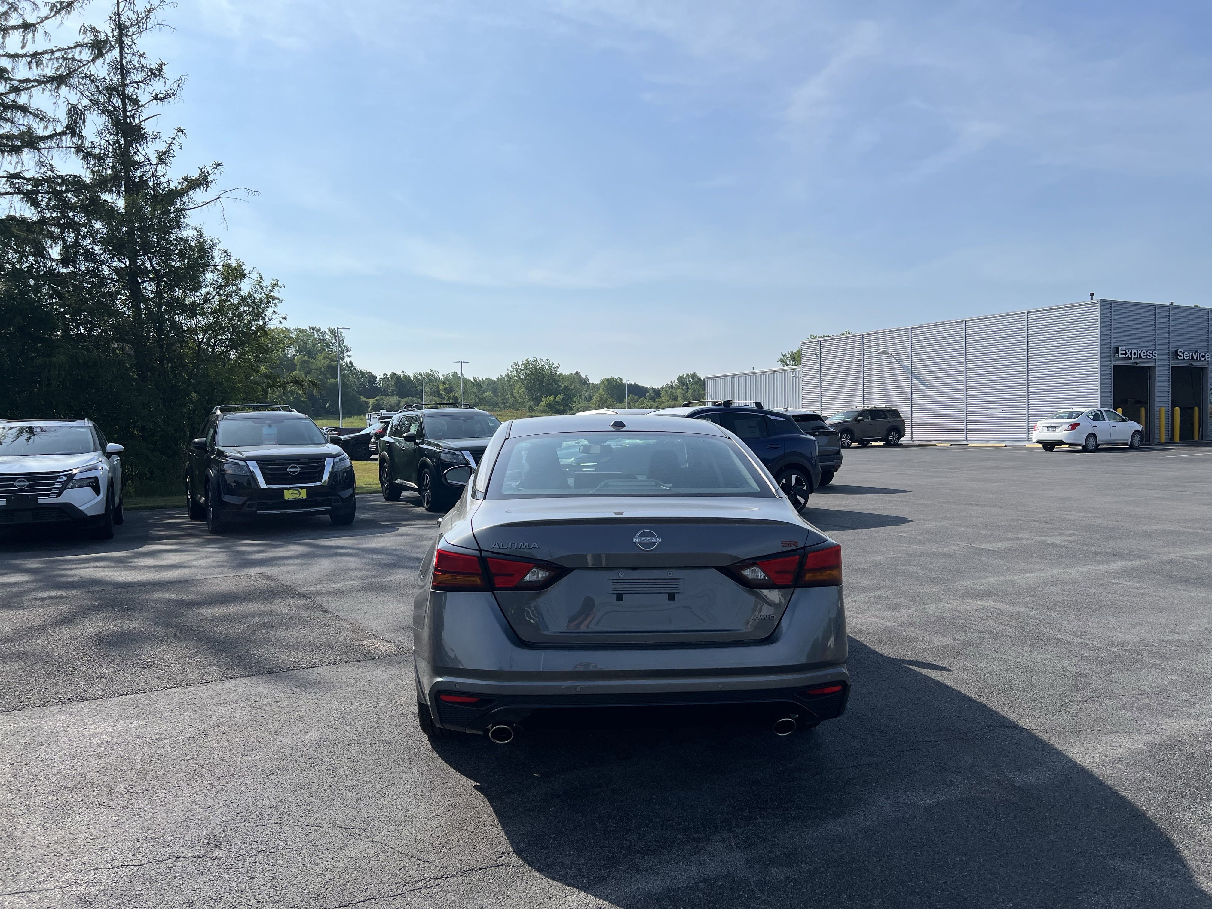 New 2025 Nissan Altima 2.5 SR w/ SR Premium Package image 9