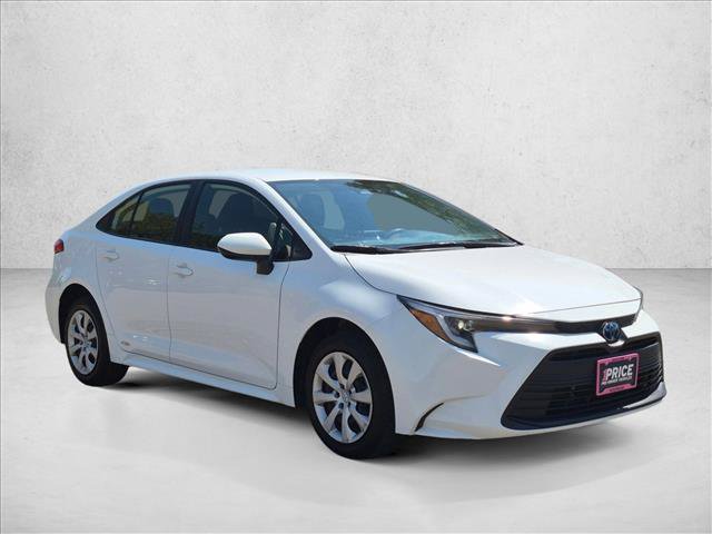 Certified 2024 Toyota Corolla LE AWD/4WD image 3