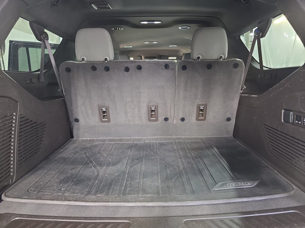 Used 2022 Chevrolet Suburban LT w/ Luxury Package AWD/4WD image 13