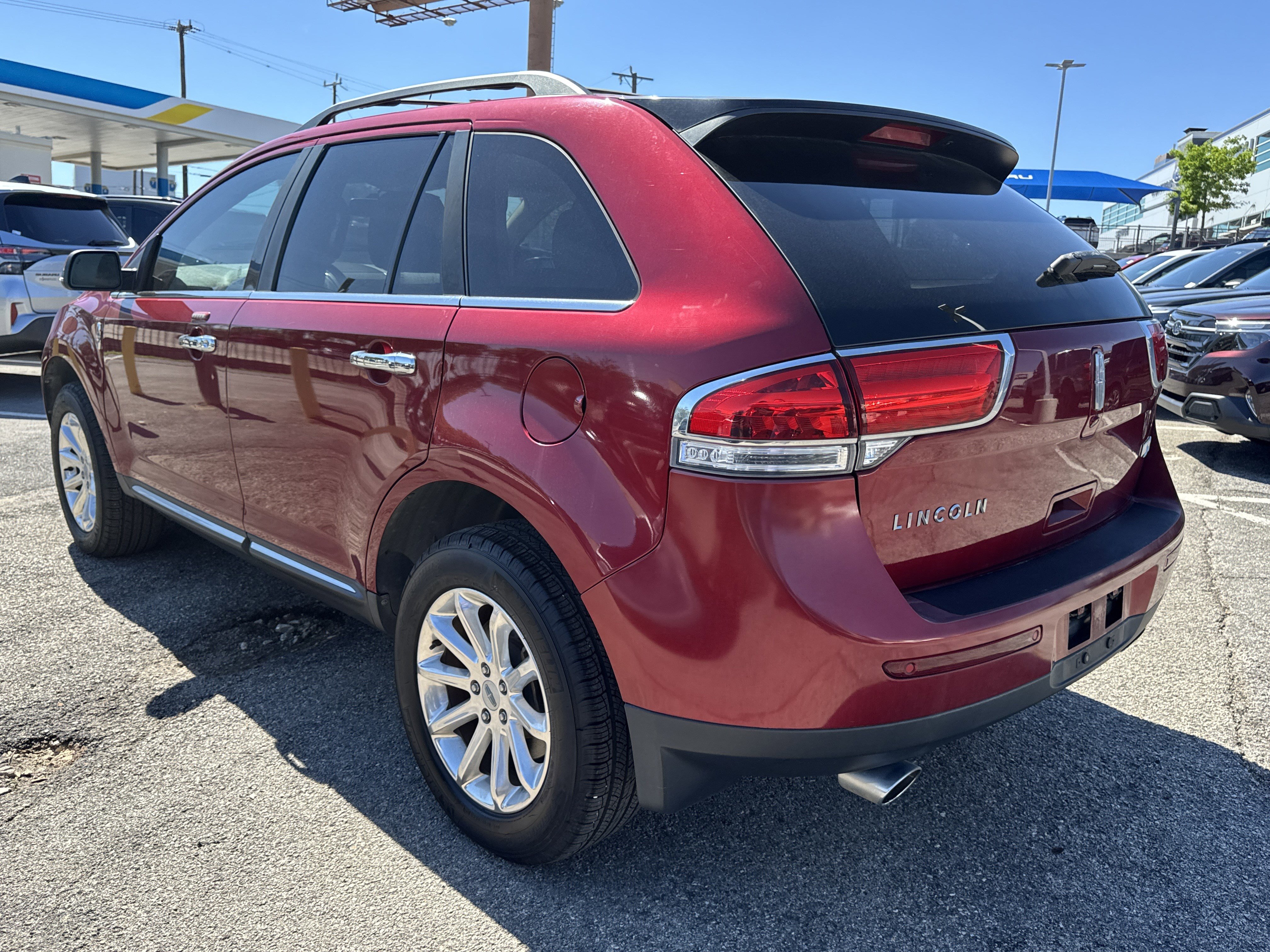 Used 2014 Lincoln MKX FWD w/ Equipment Group 101A image 5