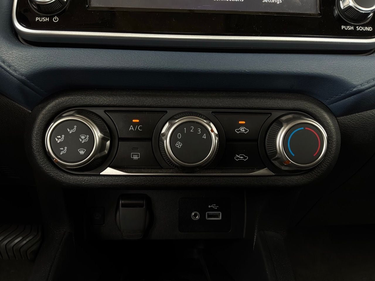 Used 2025 Nissan Versa SV FWD image 25