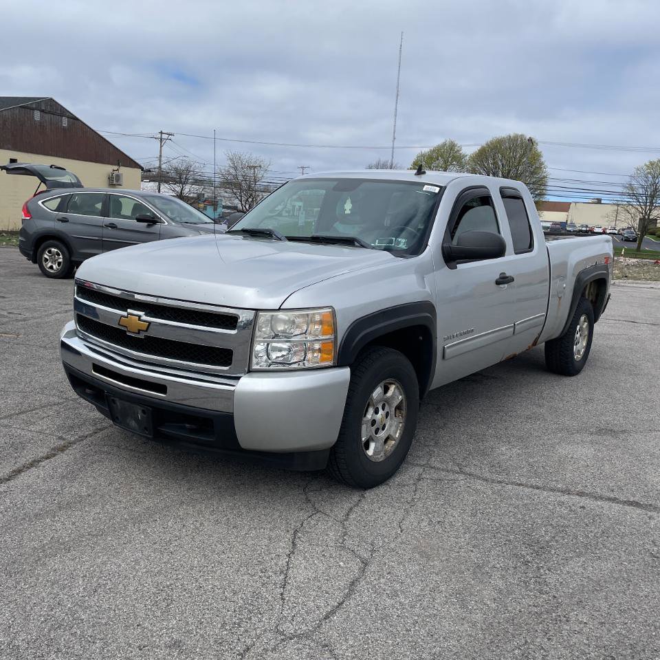 Used 2010 Chevrolet Silverado 1500 LT w/ Power Pack Plus AWD/4WD image 2
