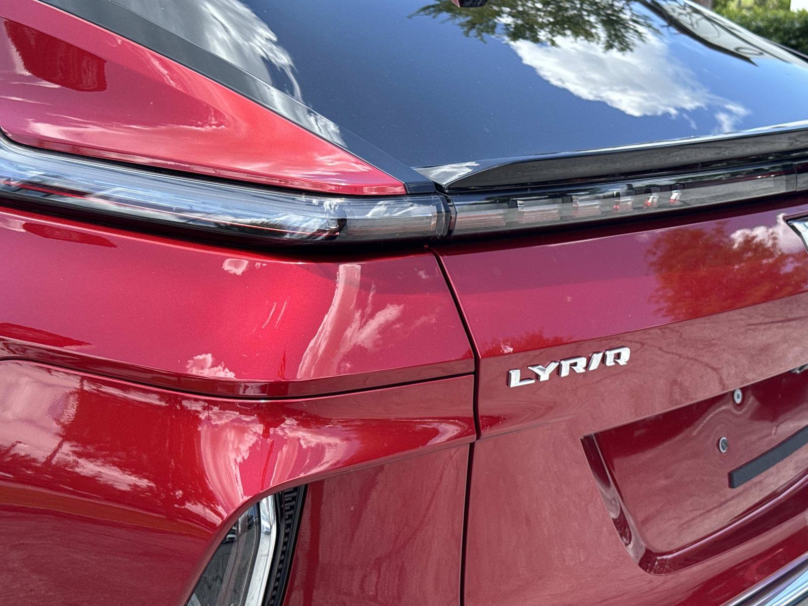 Certified 2025 Cadillac Lyriq Luxury w/ LPO, Floor Liner Package AWD/4WD image 11