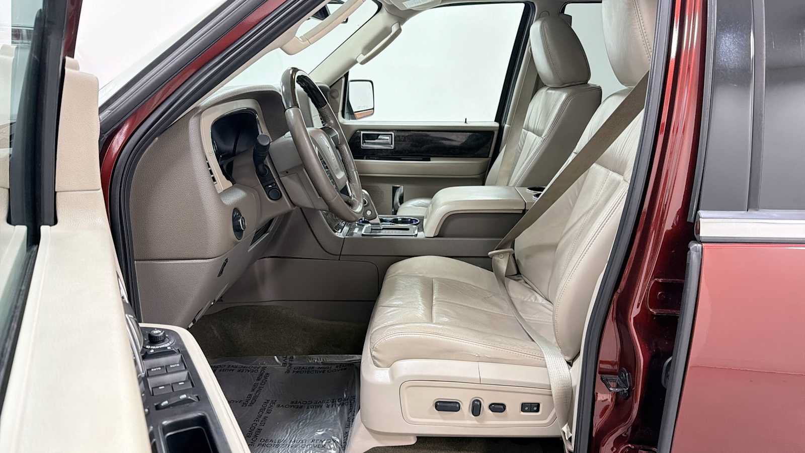 Used 2015 Lincoln Navigator 4WD image 13