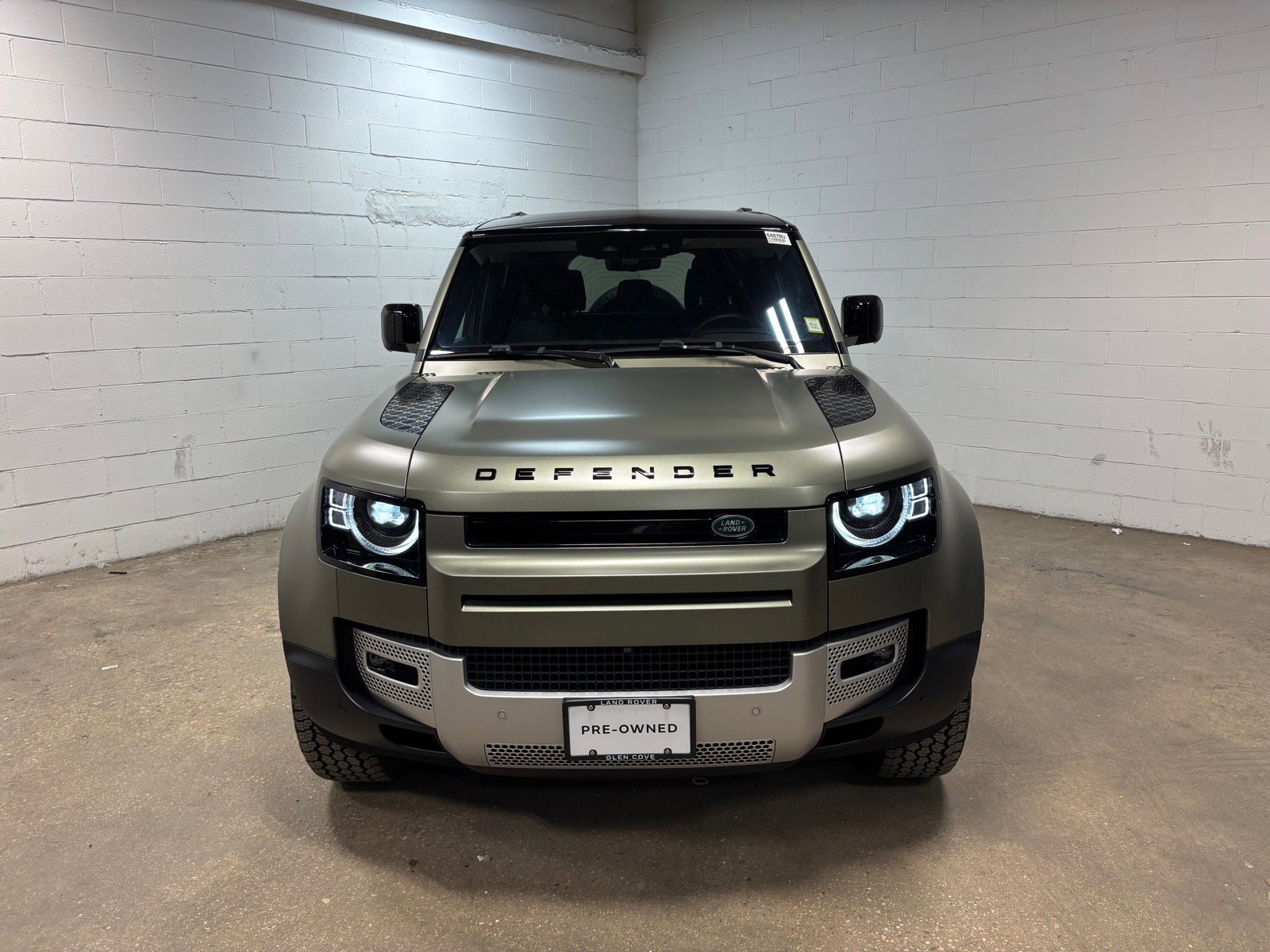 Used 2020 Land Rover Defender 110 HSE AWD/4WD image 3