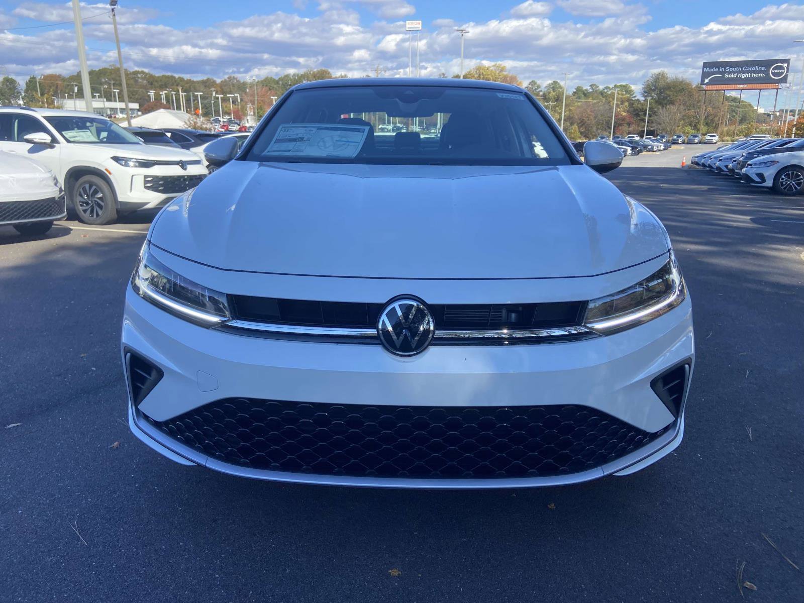 New 2026 Volkswagen Jetta SE FWD image 2