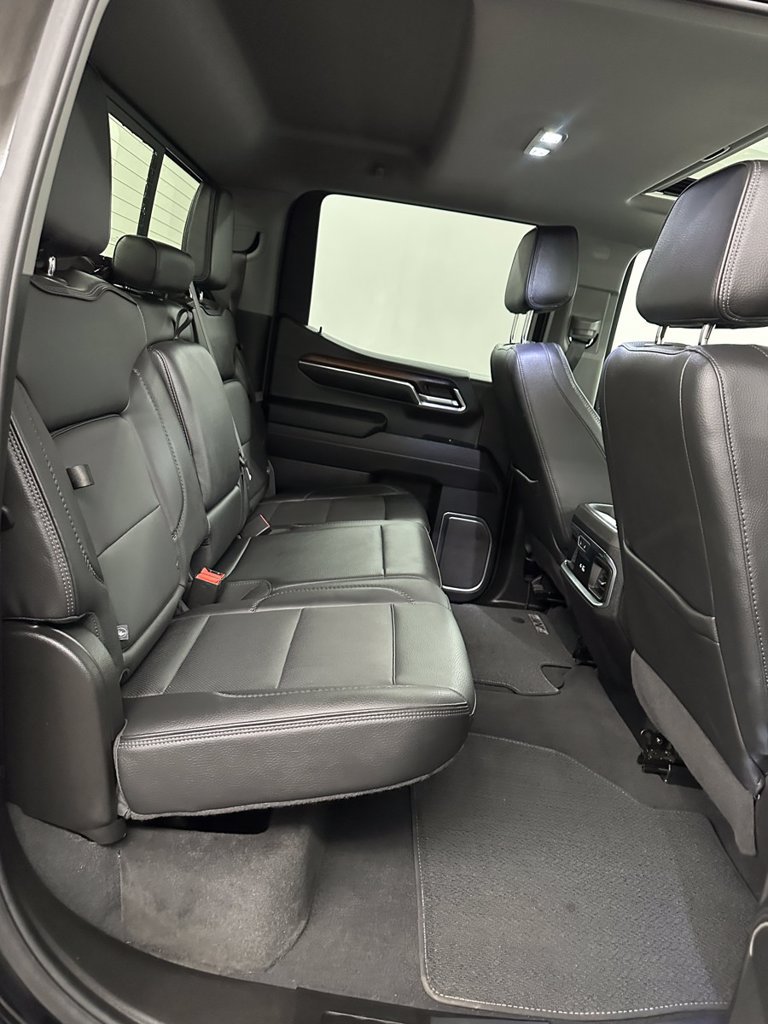 Used 2024 GMC Sierra 1500 Denali w/ Denali Reserve Package AWD/4WD image 30