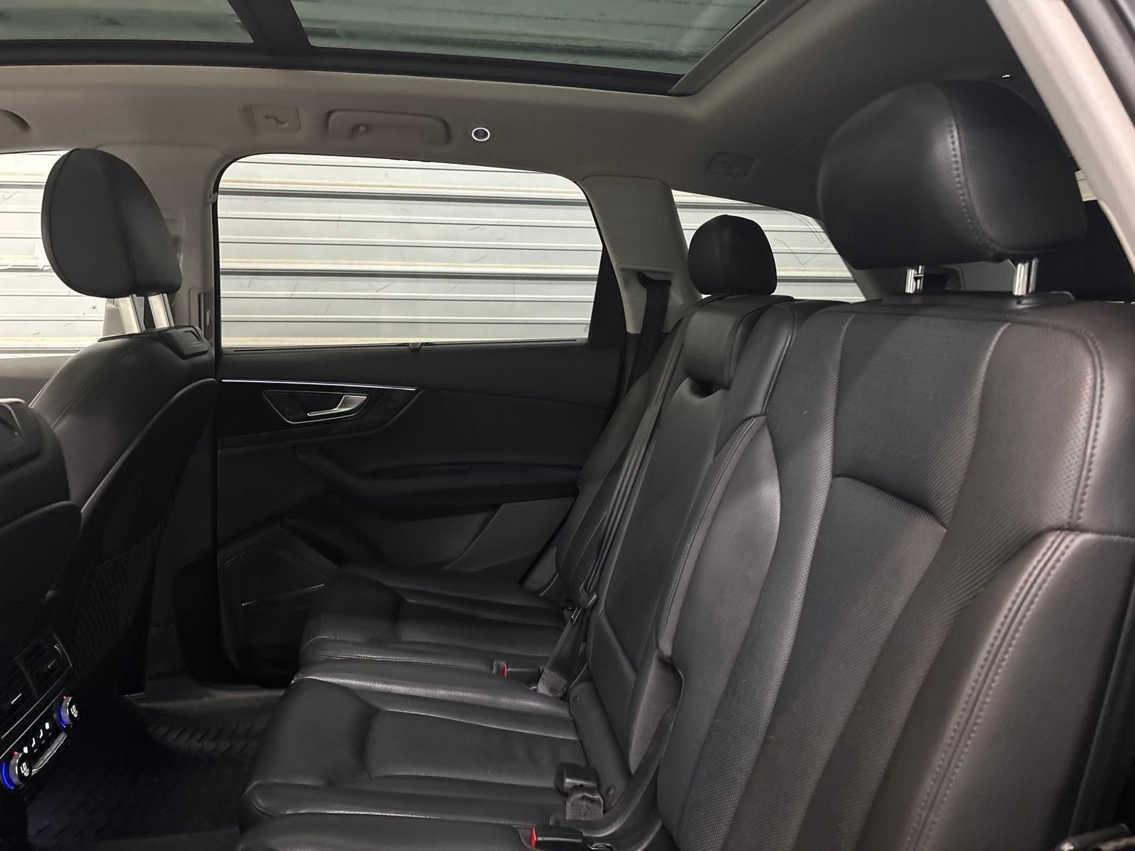 Used 2019 Audi Q7 3.0T Premium Plus w/ Premium Plus Package AWD/4WD image 24
