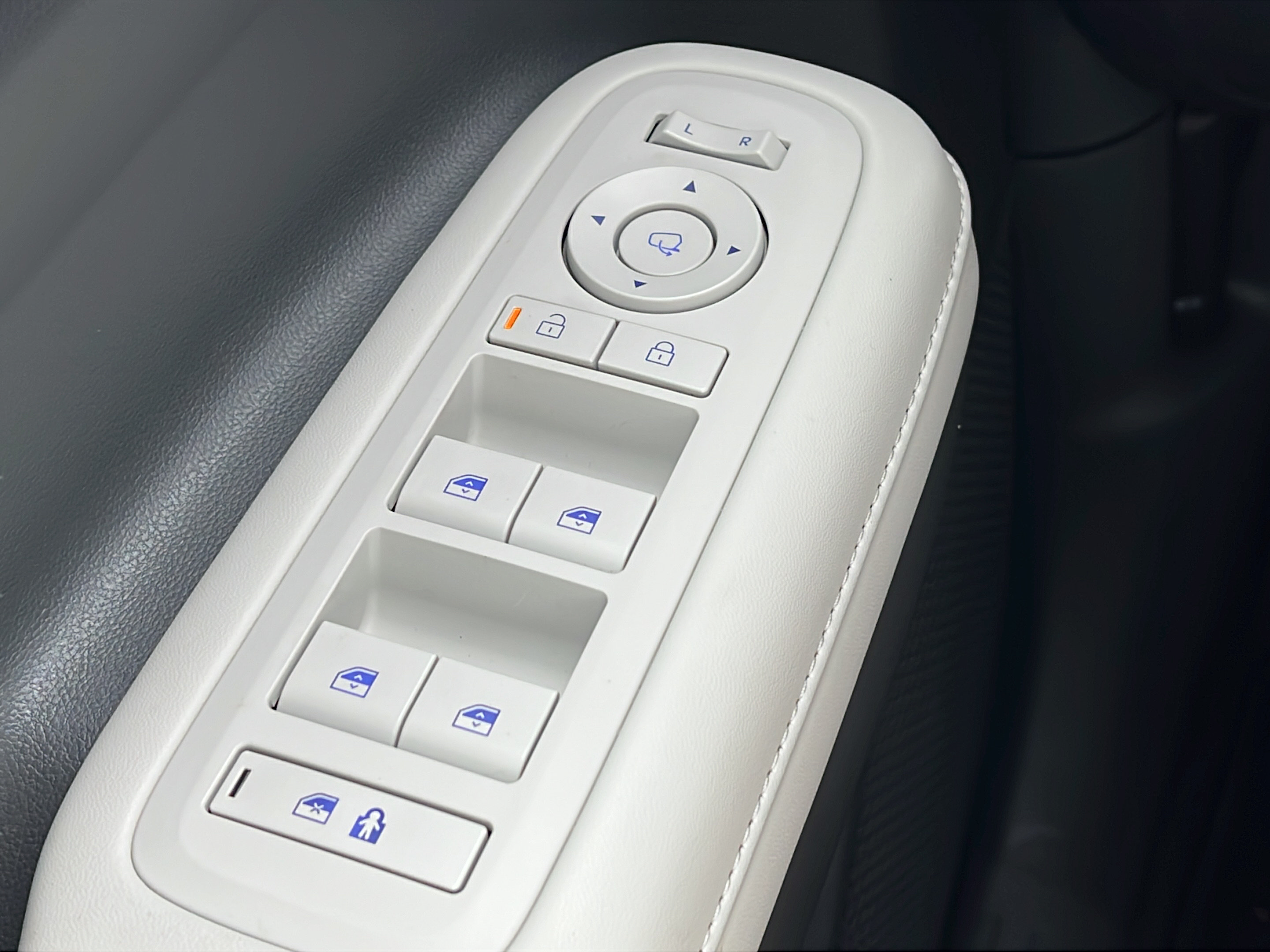 Used 2024 Hyundai Santa Fe Calligraphy FWD image 20