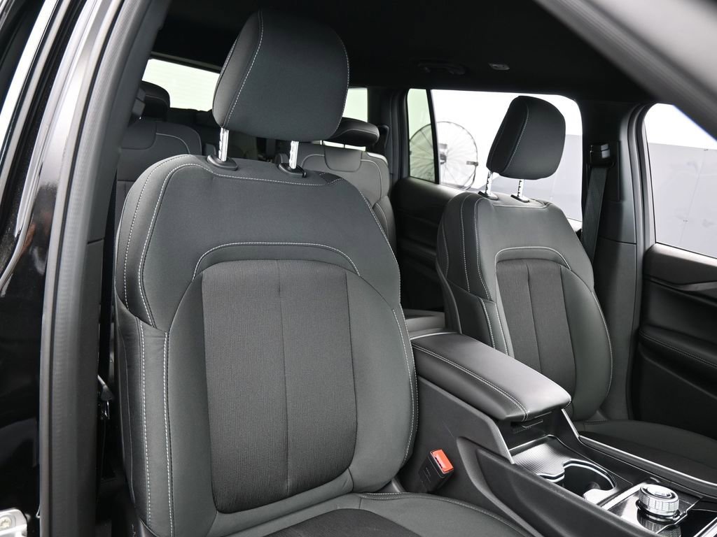 New 2026 Jeep Grand Cherokee L Laredo image 41