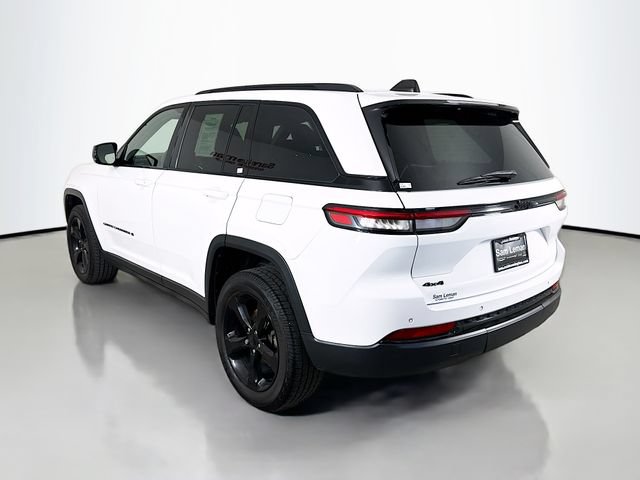 Used 2023 Jeep Grand Cherokee Altitude AWD/4WD image 5