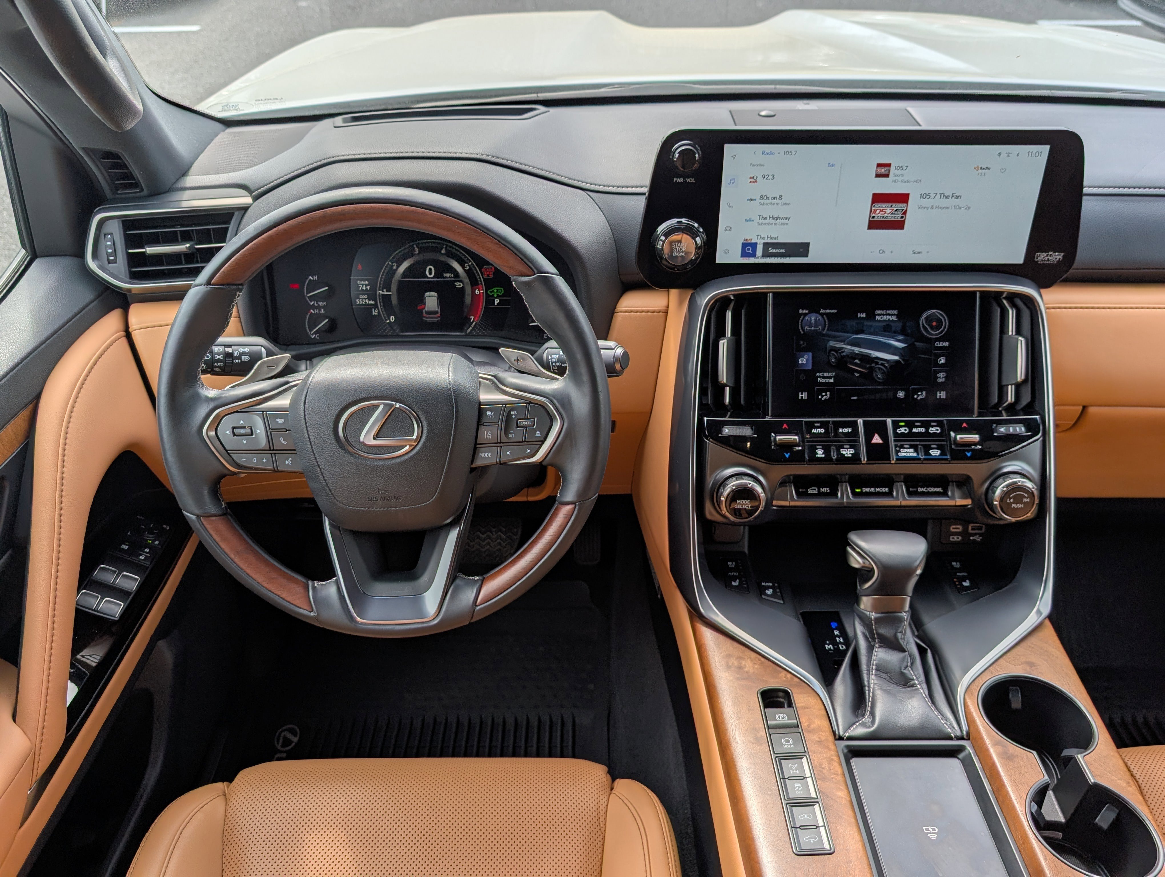 Used 2024 Lexus LX 600 4WD w/ Appearance Package image 19