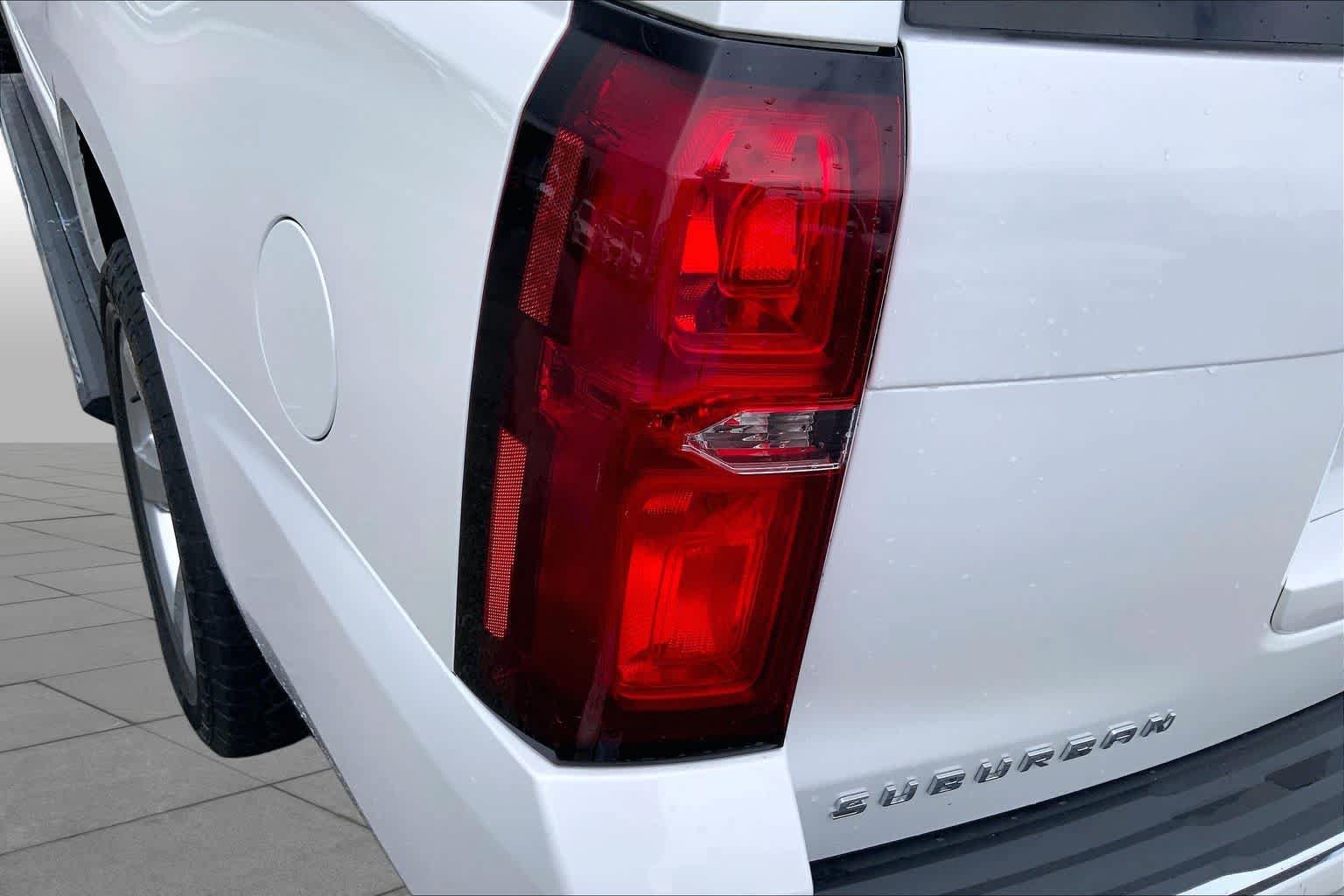 Used 2017 Chevrolet Suburban Premier RWD image 29
