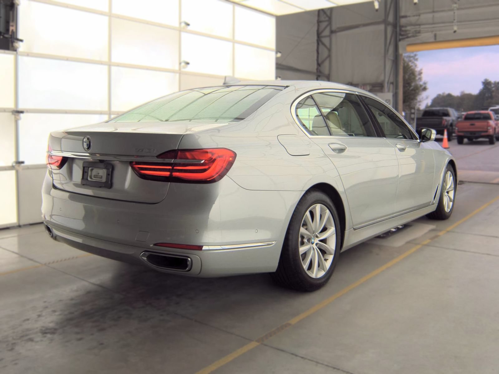 Used 2016 BMW 740i RWD image 3