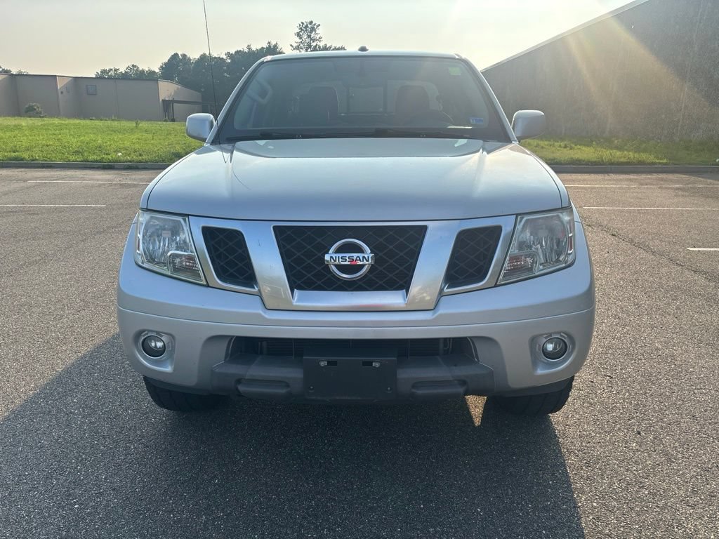 Used 2019 Nissan Frontier PRO-4X AWD/4WD image 2