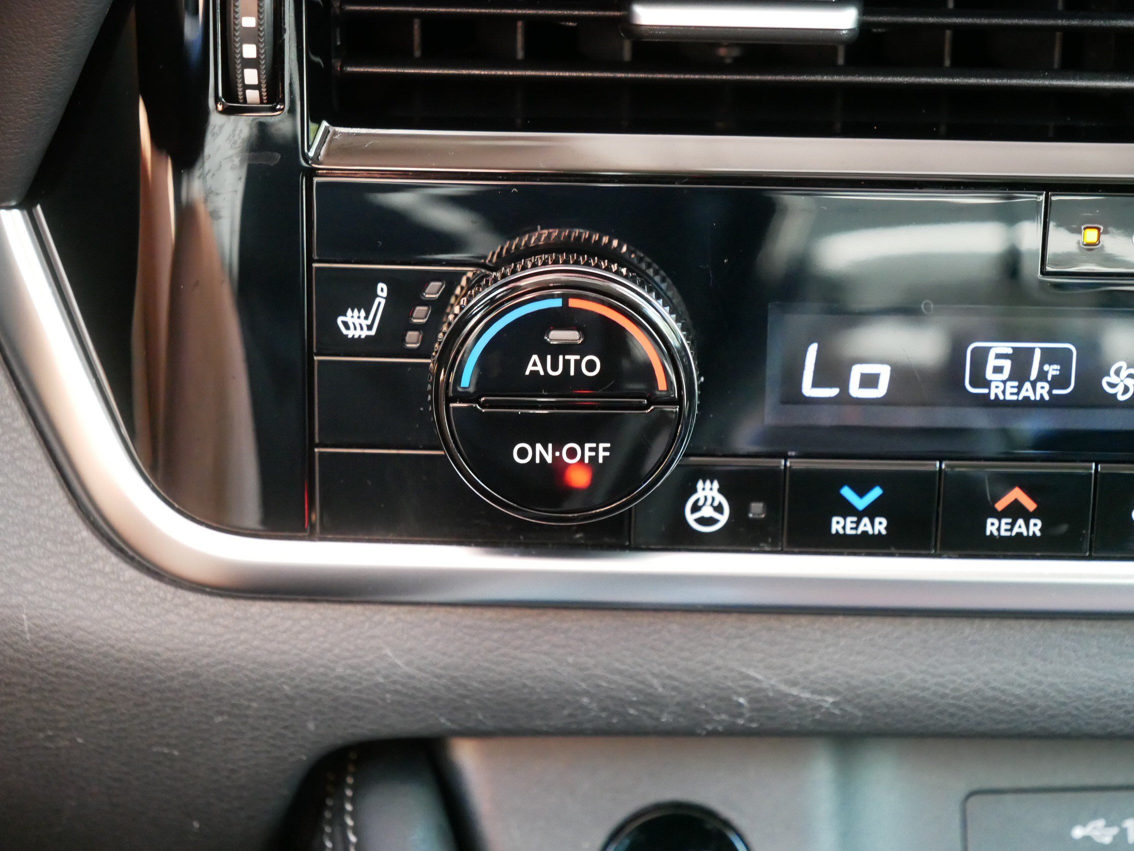 Certified 2024 Nissan Rogue Platinum w/ Platinum Premium Package AWD/4WD image 32