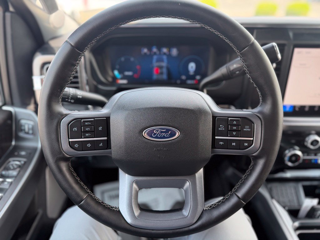 Used 2025 Ford F250 Lariat AWD/4WD image 23