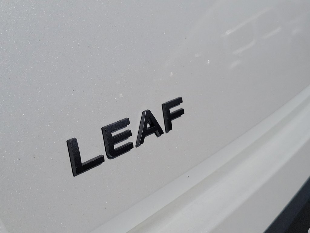 New 2026 Nissan Leaf Platinum+ w/ Cargo Package (Platinum+) FWD image 3