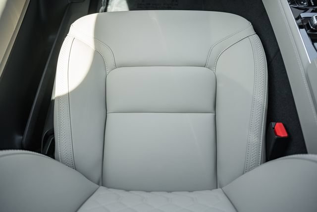 New 2026 Volvo XC90 B6 Plus w/ Protection Package Premier AWD/4WD image 32