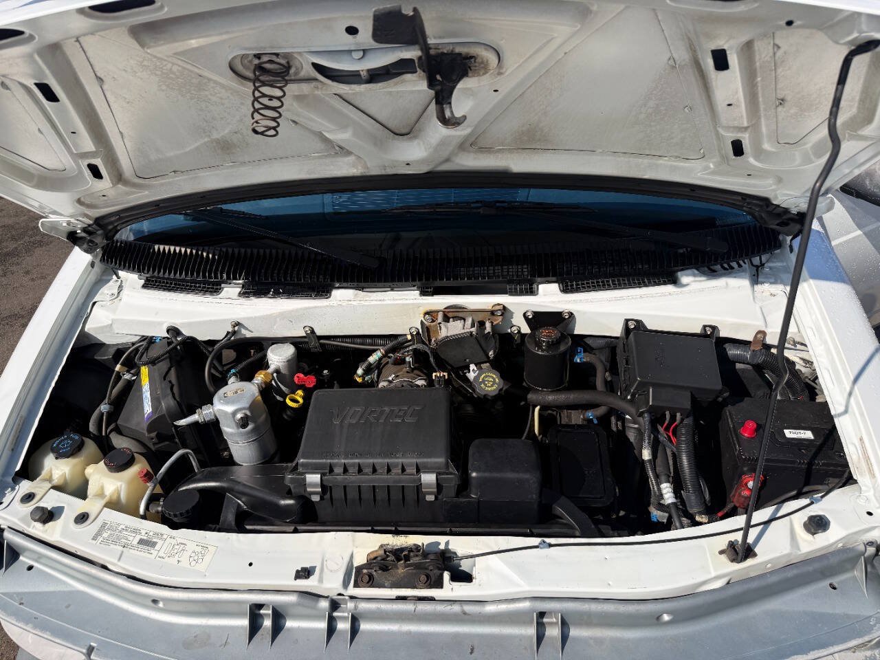 Used 2000 GMC Safari RWD image 27