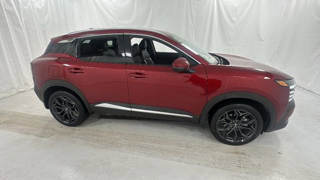 Certified 2025 Nissan Kicks SR image 2