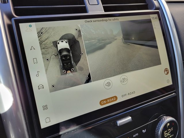 Used 2024 Land Rover Discovery S image 32