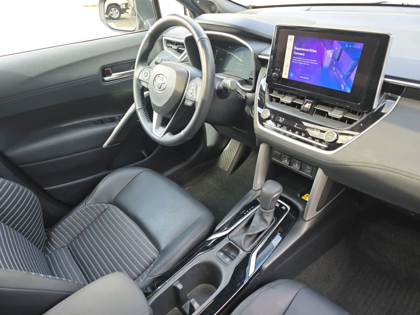 Used 2023 Toyota Corolla Cross AWD Hybrid w/ Convenience Package image 31
